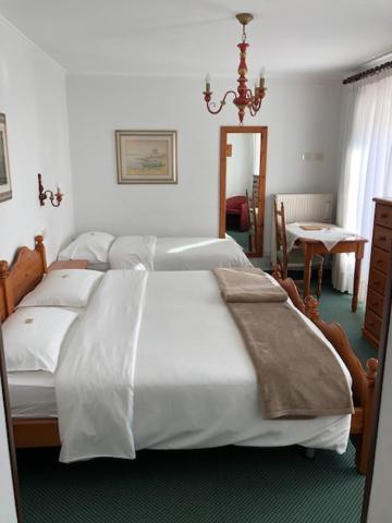 Triple Room,1083076255:JPEG